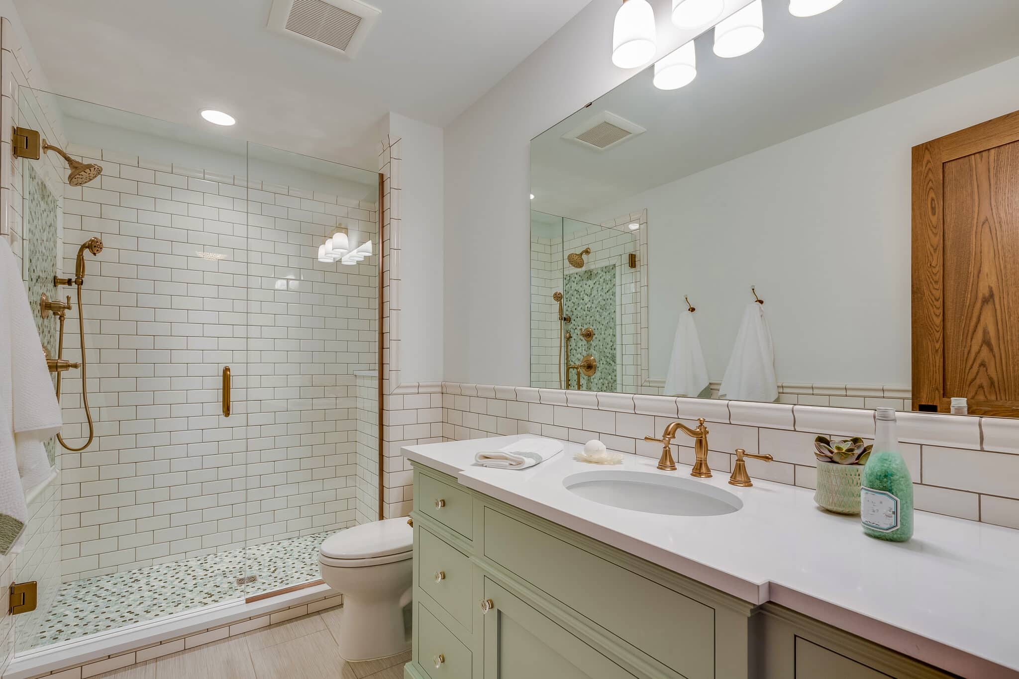Transform Your Bathroom: The Benefits of Tub to Shower Conversion in Prairie Village