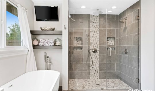 Transform Your Bathroom Oasis: Shower Renovation in Mission Hills